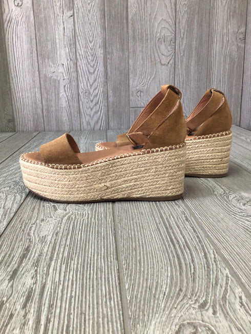 Aqua Sandals Size 7